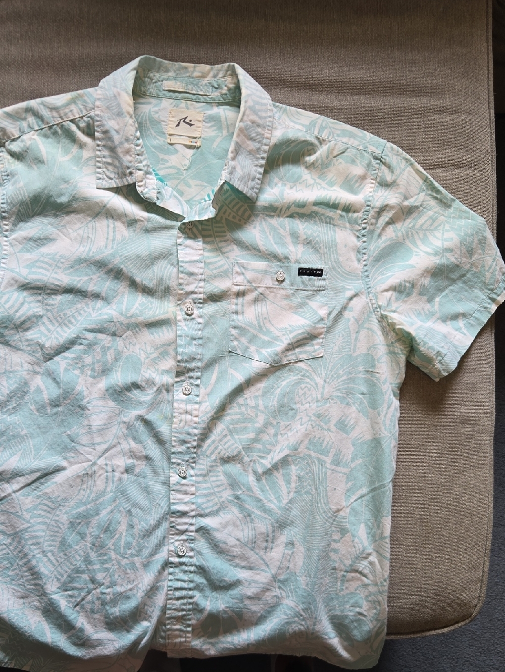 Rusty Men's Mint and White Tropical Short-Sleeve Button-Up Shirt